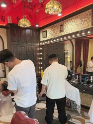 -东方先生国潮男士理发馆