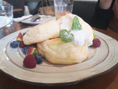 莓果奶油芝士舒芙蕾松饼-UPPER KITCHEN(延安路店)