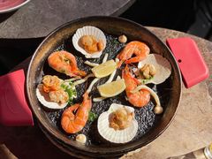 墨鱼汁海鲜饭-BROWNSTONE布朗石西班牙餐厅(富城店)