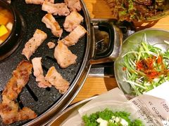-江南猪肉商会无限续吃(弘大店)
