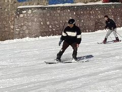 -采薇庄园四季滑雪场