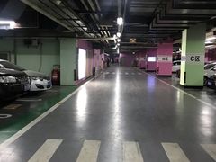 -新中关大厦·停车场