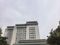 -武汉大学校门牌坊