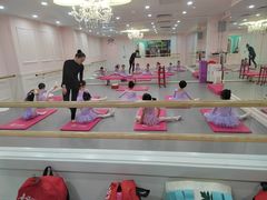 -炫艺舞蹈培训中心(枫尚奥特莱斯店)
