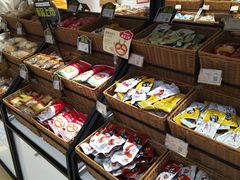 -来伊份1038(新村路三店)