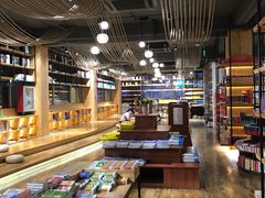 -新华书店(解放中路店)