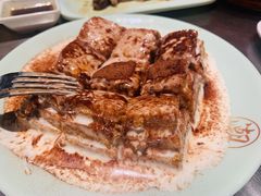 漏奶滑-潮界(虹桥新天地店)