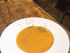 南瓜粟米湯-layback cafe & bar