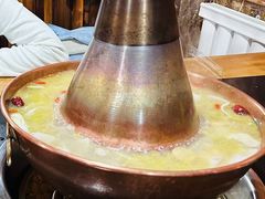 -果松木炭酸菜铜火锅·外婆参鸡汤