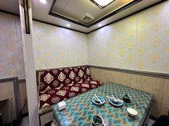 -三江源美食城