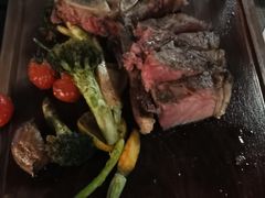 澳洲T骨牛排配时令蔬菜-at cafe 意大利餐厅(集美店)
