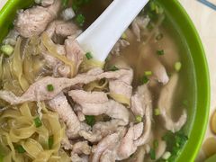 淥雞絲麵-雄兴泰咖啡室