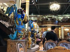 大堂-more than meow吴止猫主题餐厅(承德 中船汇店)