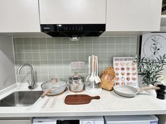 -东方体育中心(地铁站)