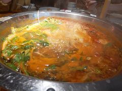 -野山舂·贵州现舂酸汤火锅(鸿通城店)