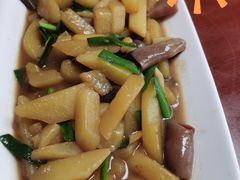 土豆炖海肠-鸿运美食府