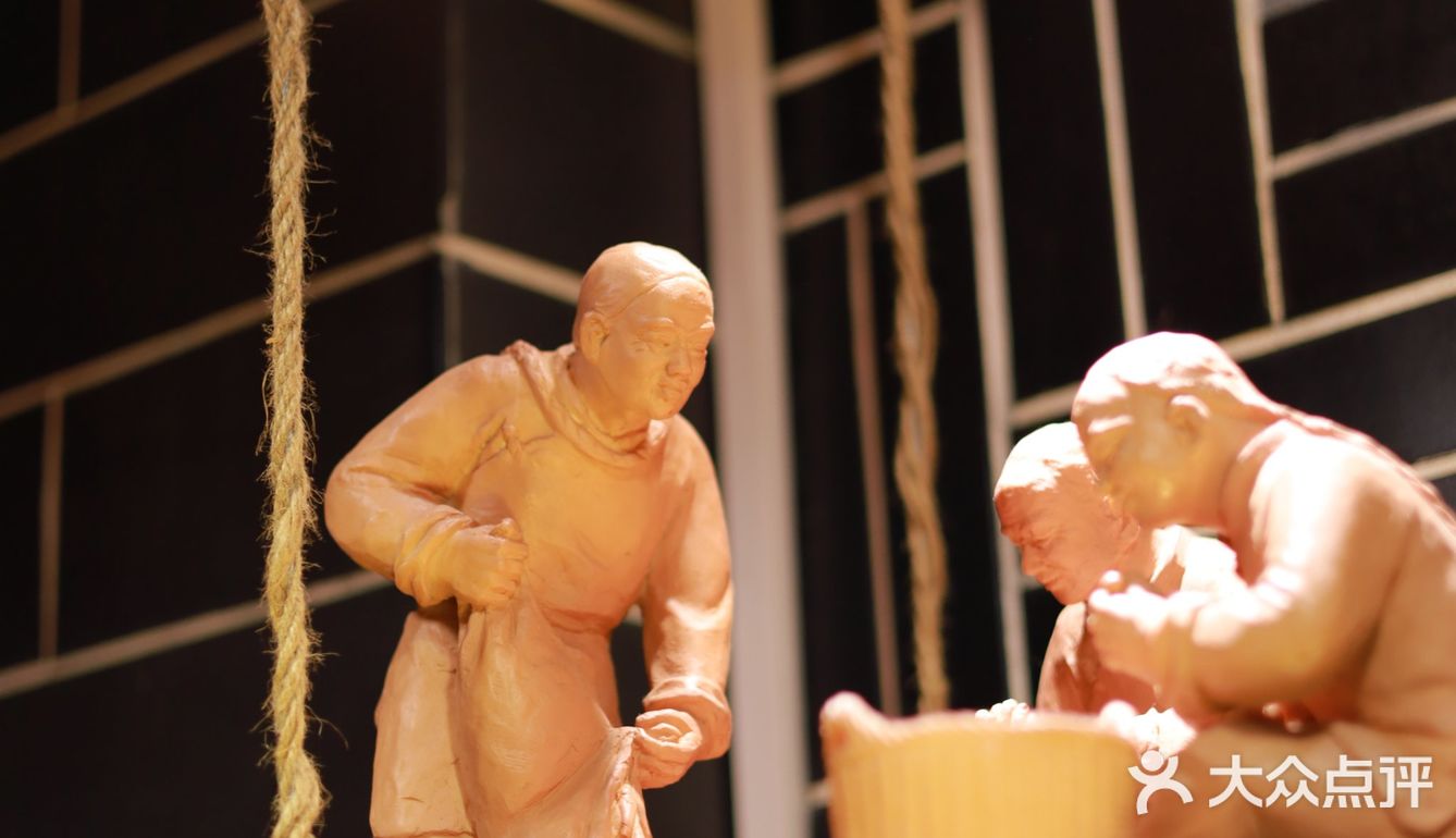 多少次去重庆解放碑，就是为了麻辣重庆老火锅  