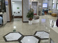 -茂菊口腔连锁(浦东南路店)