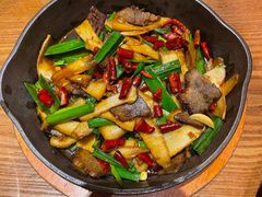 -云海肴·汽锅鸡·云南菜(天山百盛优客店)