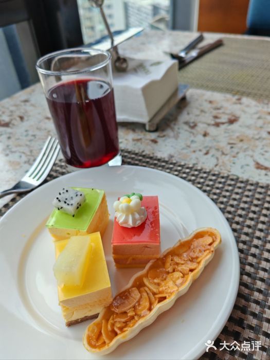 华强广场酒店-椰香高空自助餐厅图片