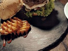 -HIGH FIVE哈福手工汉堡(桂林路店)