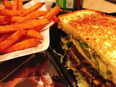 -The Habit Burger Grill 哈比特汉堡(复兴soho店)