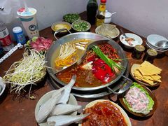 -四小区火锅·巷子里的重庆火锅(花照壁店)