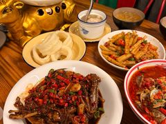 -堂瓦里·33年传统赣菜(第一街区店)