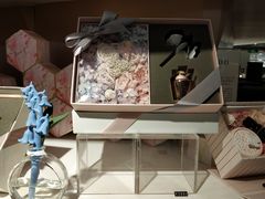 -LOL原创生活概念店(K11购物艺术中心店)