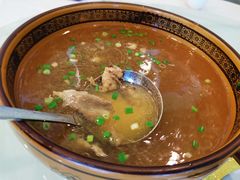 清炖牛肉汤-粤香村(清真川菜店)