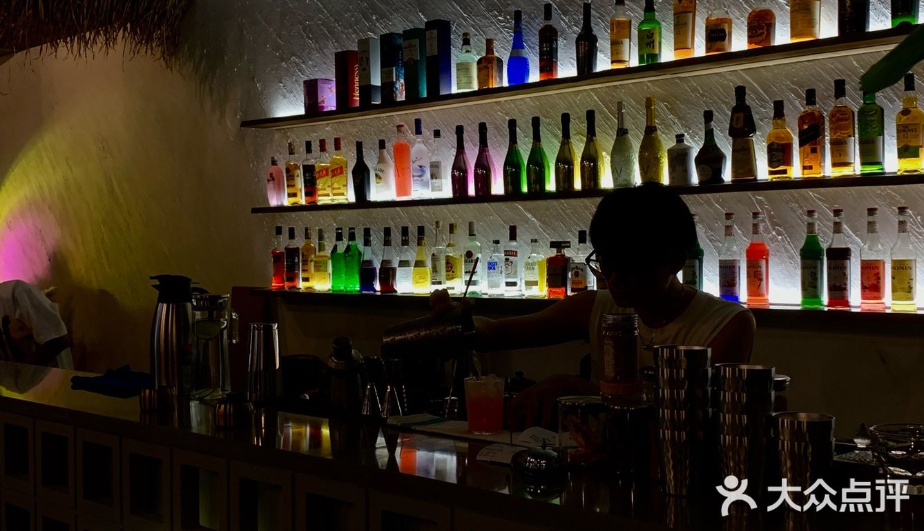 杭州打工人下班避风港，半杯李白小酒馆