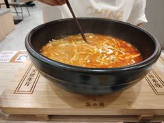 -花馬肆.云南过桥米线(汉神购物广场现场熬汤店)