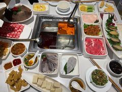 -海底捞火锅鲜切牛肉主题店(长寿路店)