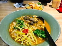 特制雪菜牛腩面-陳八两面家(滨江天街店)