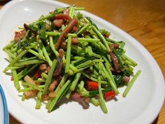 藜蒿炒腊肉-香鼎坊江西菜(国奥店)