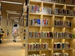 -漕河泾街道图书馆(漕河泾社区文化活动中心店)