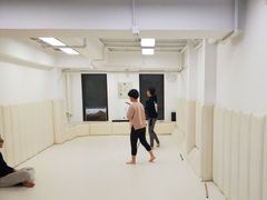 -菠萝格斗巴西柔术训练馆