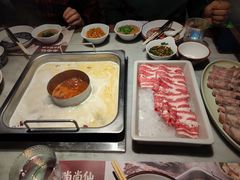 -尚尚仙·酸汤猪手·猪肚鸡火锅(华联万柳购物中心店)