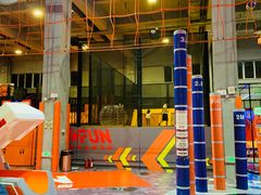 -嗨翻Hi-Fun竞技主题乐园·蹦床亲子生日轰趴(国光1937店)