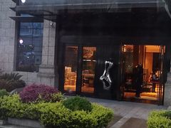 -武汉光谷广场杨家湾地铁站怡程酒店