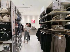 -优衣库(上海金桥国际商业广场店)