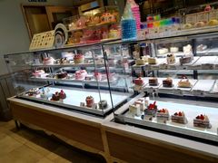 面包甜点陈列柜-巴黎贝甜(国贸店)