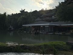 -湖泉半山温泉