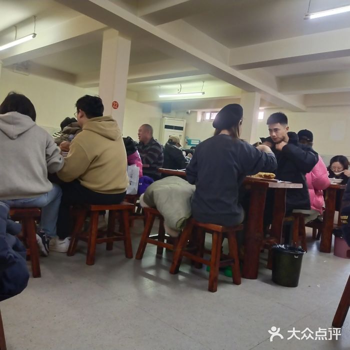 宝瑞门钉肉饼店大堂图片