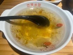木耳炖桃胶-恋萍小吃(时代店)