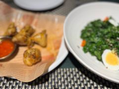 羽衣甘蓝水波蛋沙拉-翡翠鸟精品泰国菜(北辰财富中心店)