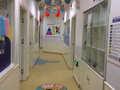 -瑞思少儿中心·少儿英语素养启蒙(勒泰直营校区)