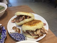 烧饼夹肘子-傅记酱肉