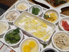 -花馬肆.云南过桥米线(汉神购物广场现场熬汤店)
