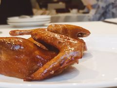 玻璃脆皮乳鸽-利苑酒家(金宝店)